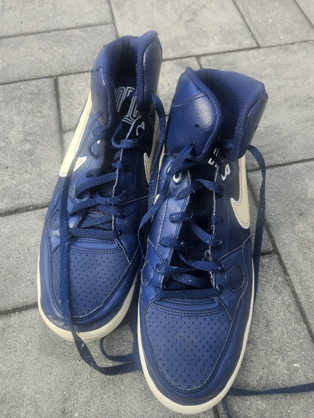 Nike Men's Navy Blue High-Top Athletic Sneakers.  Excellent Condition!
